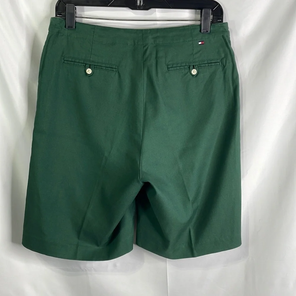 Tommy Hilfiger Golf dark green bermudas.
